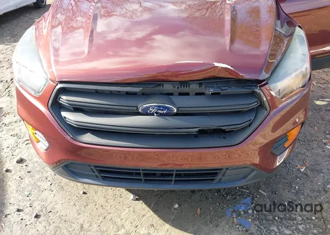 2018 Ford Escape S z USA, uszkodzony, nr VIN 1FMCU0F73JUA16124